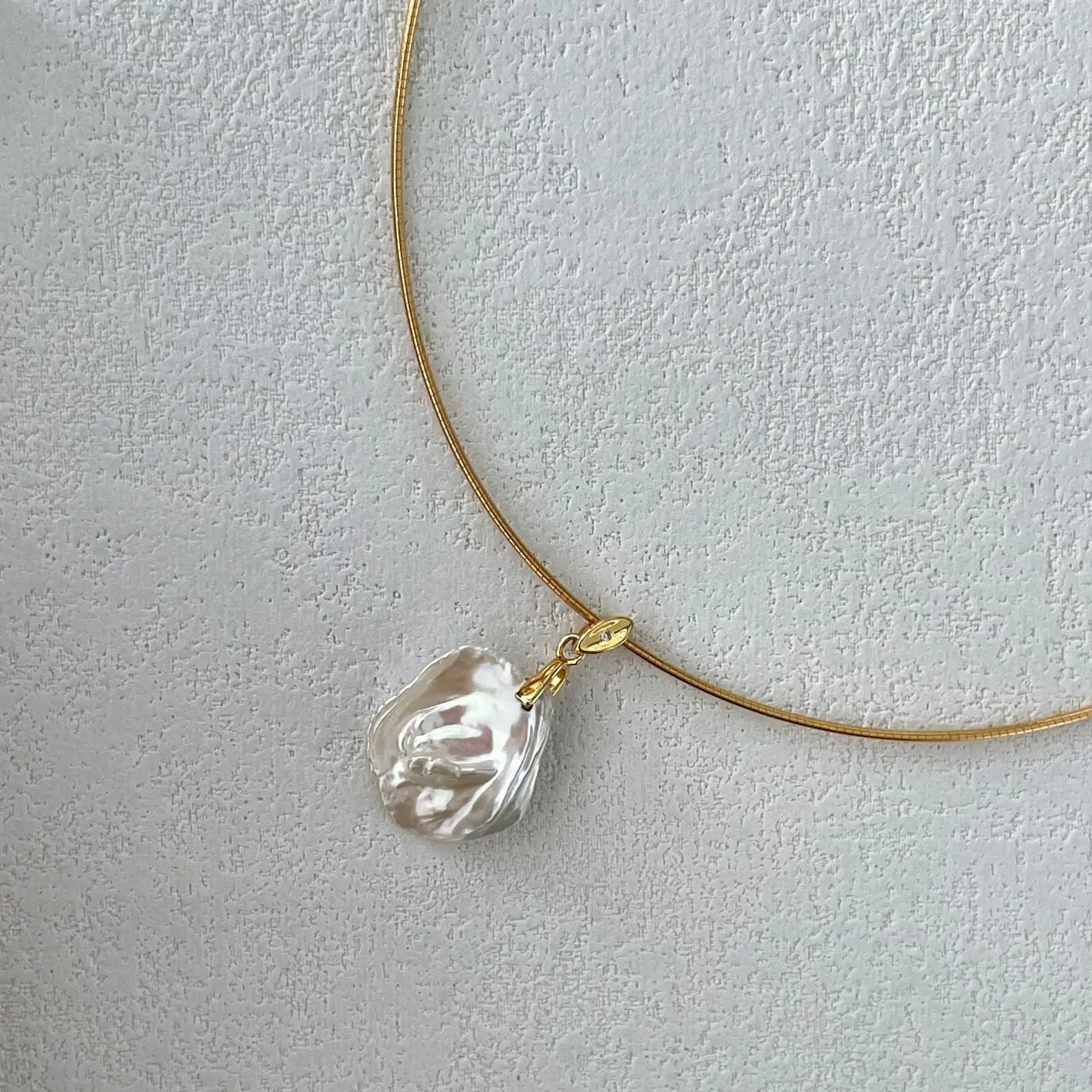 Wholesale Custom Name Necklace Trendy Natural 18mm Baroque White Freshwater Pearl Necklace for Women Gift Letter Jewelry Making