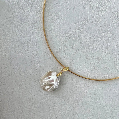Wholesale Custom Name Necklace Trendy Natural 18mm Baroque White Freshwater Pearl Necklace for Women Gift Letter Jewelry Making