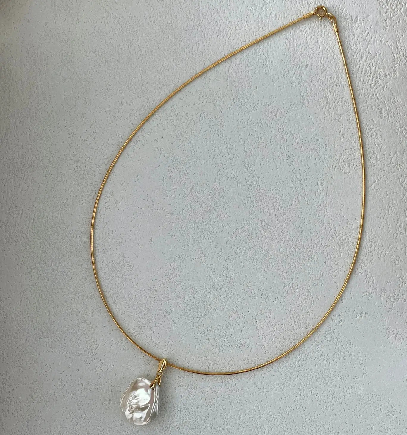 Wholesale Custom Name Necklace Trendy Natural 18mm Baroque White Freshwater Pearl Necklace for Women Gift Letter Jewelry Making